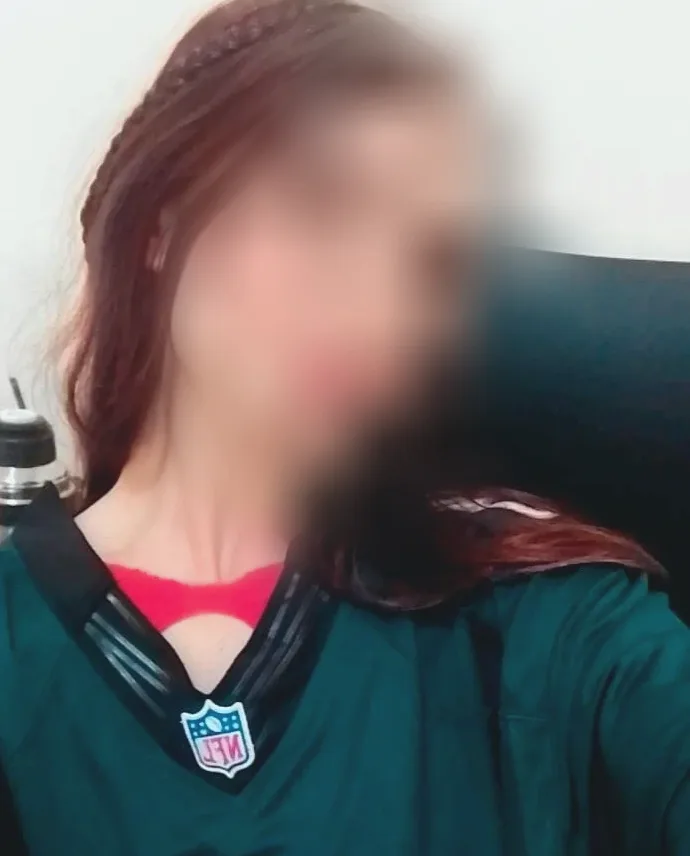 Denise, 26