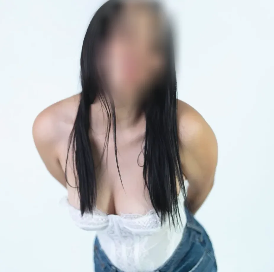 Elif, 23