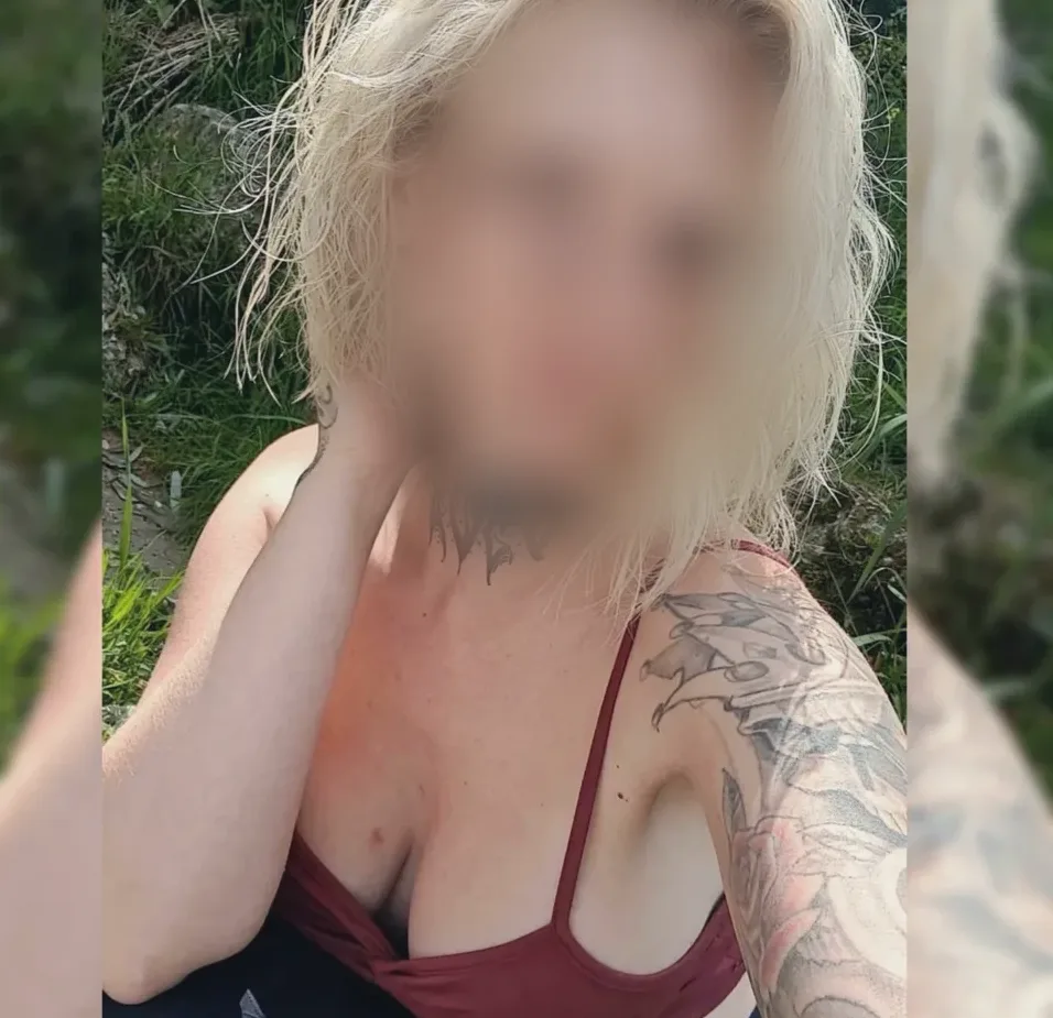 Julia, 30
