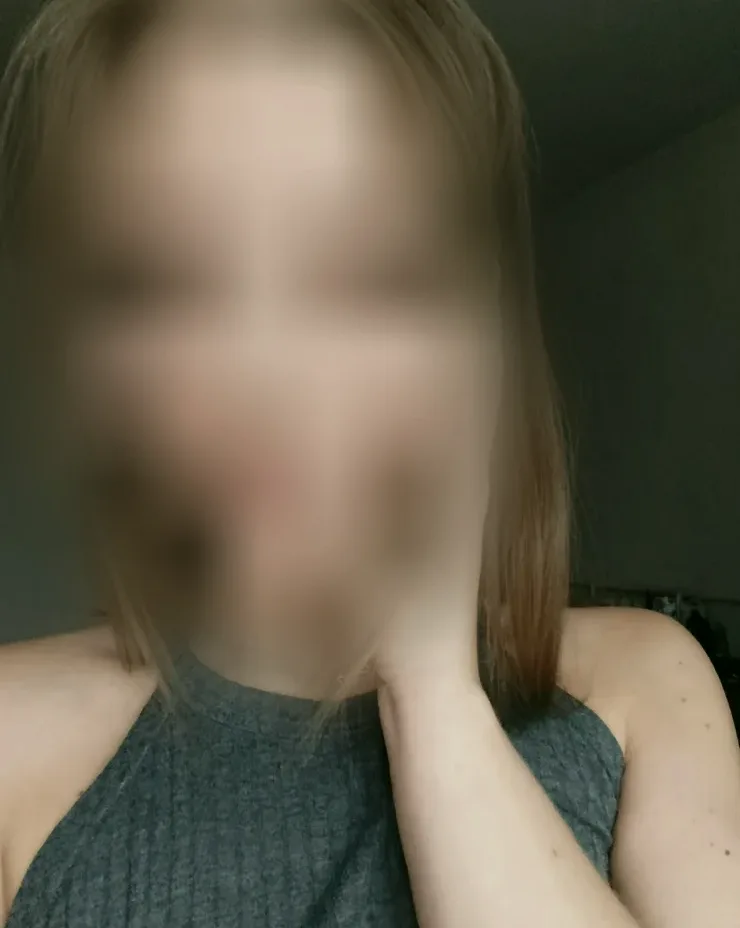 Nina, 28